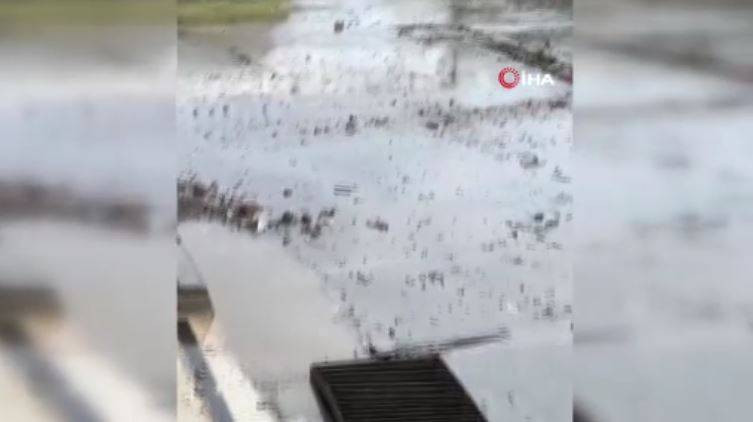 Yurdum insanı fırsatı kaçırmadı! Yağmur suyu ile aracını yıkadı - Resim: 5